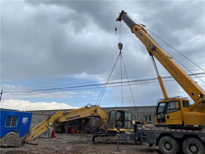 昭苏县25吨吊车的工作半径是多少？